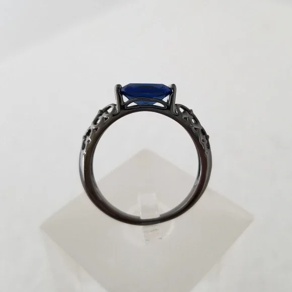 18k Horizontal Filigree Band - Picture 3 of 8